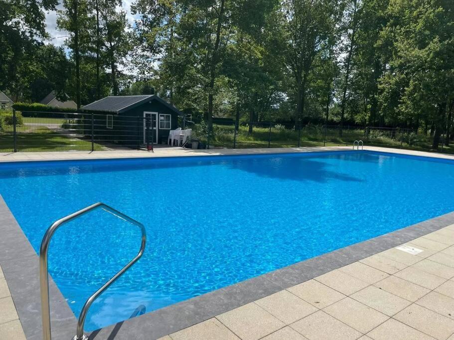Vrijstaande Recreatiebungalow Met Slaapvide Posterholt Ngoại thất bức ảnh